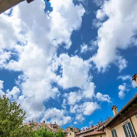 Retreat With Garden Charm * Lucca