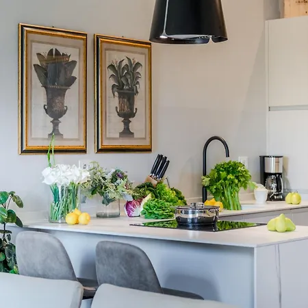 Apartman Retreat With Garden Charm