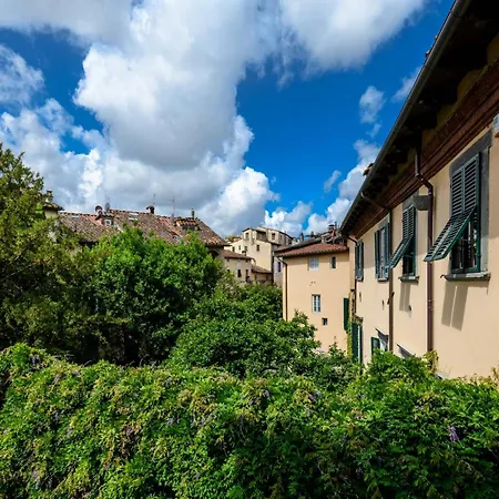 Retreat With Garden Charm