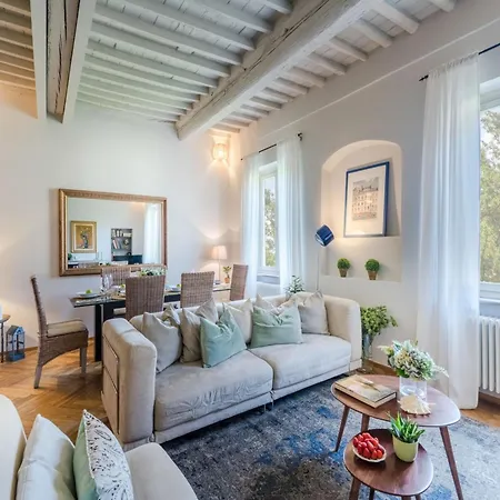 Apartman Retreat With Garden Charm *