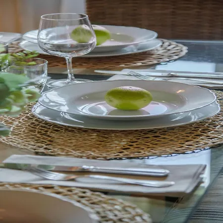 Apartman Retreat With Garden Charm *