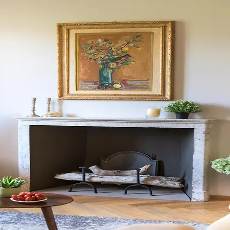 Retreat With Garden Charm *