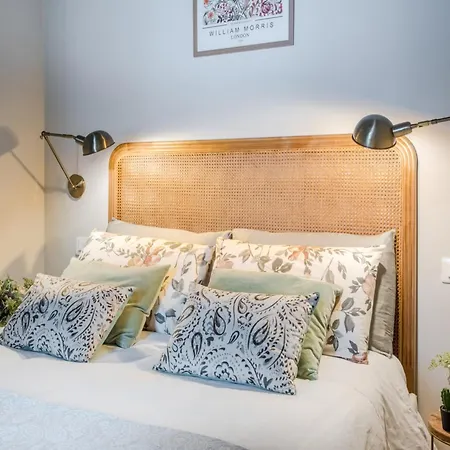 Retreat With Garden Charm